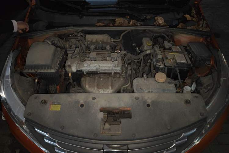 Used Baojun 310 2016 1.2L Manual Luxury Model Engine Bay