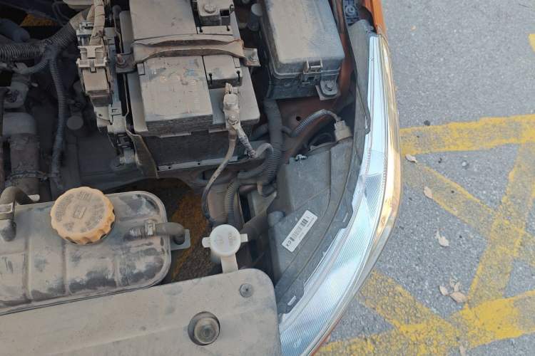 Used Baojun 310 2016 1.2L Manual Value Edition Engine Bay Left