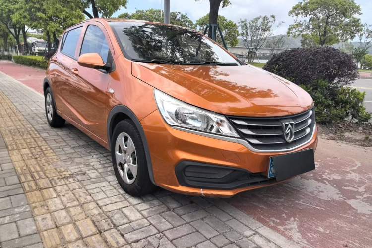 Used Baojun 310 2016 1.2L manual Comfort trim level Front Right 45 Deg