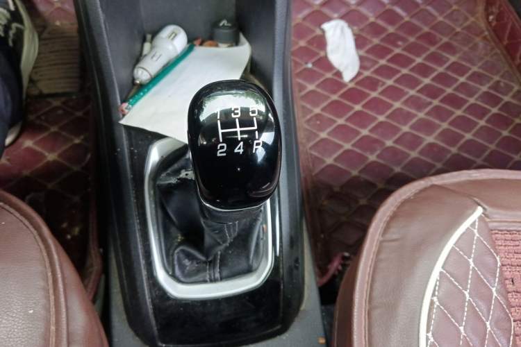 Used Baojun 310 2016 1.2L Manual Luxury Model Gear Lever