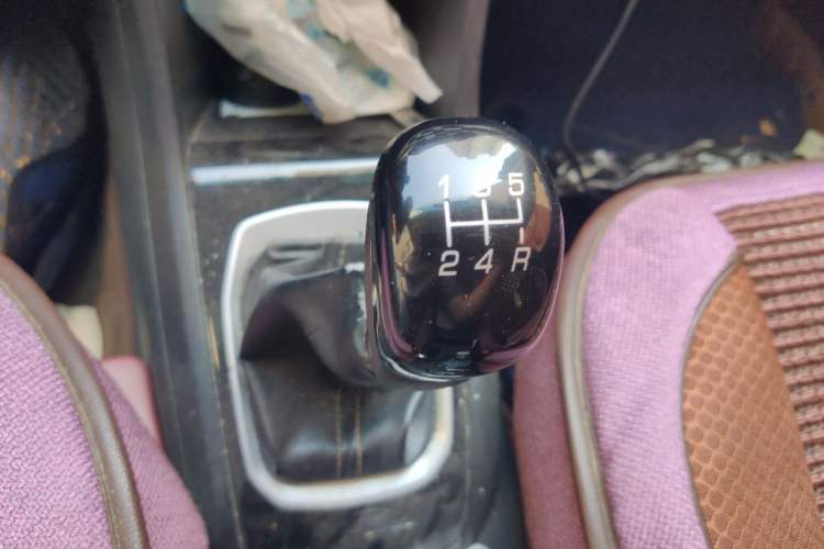 Used Baojun 310 2016 1.2L Manual Fashionable Edition Gear Lever