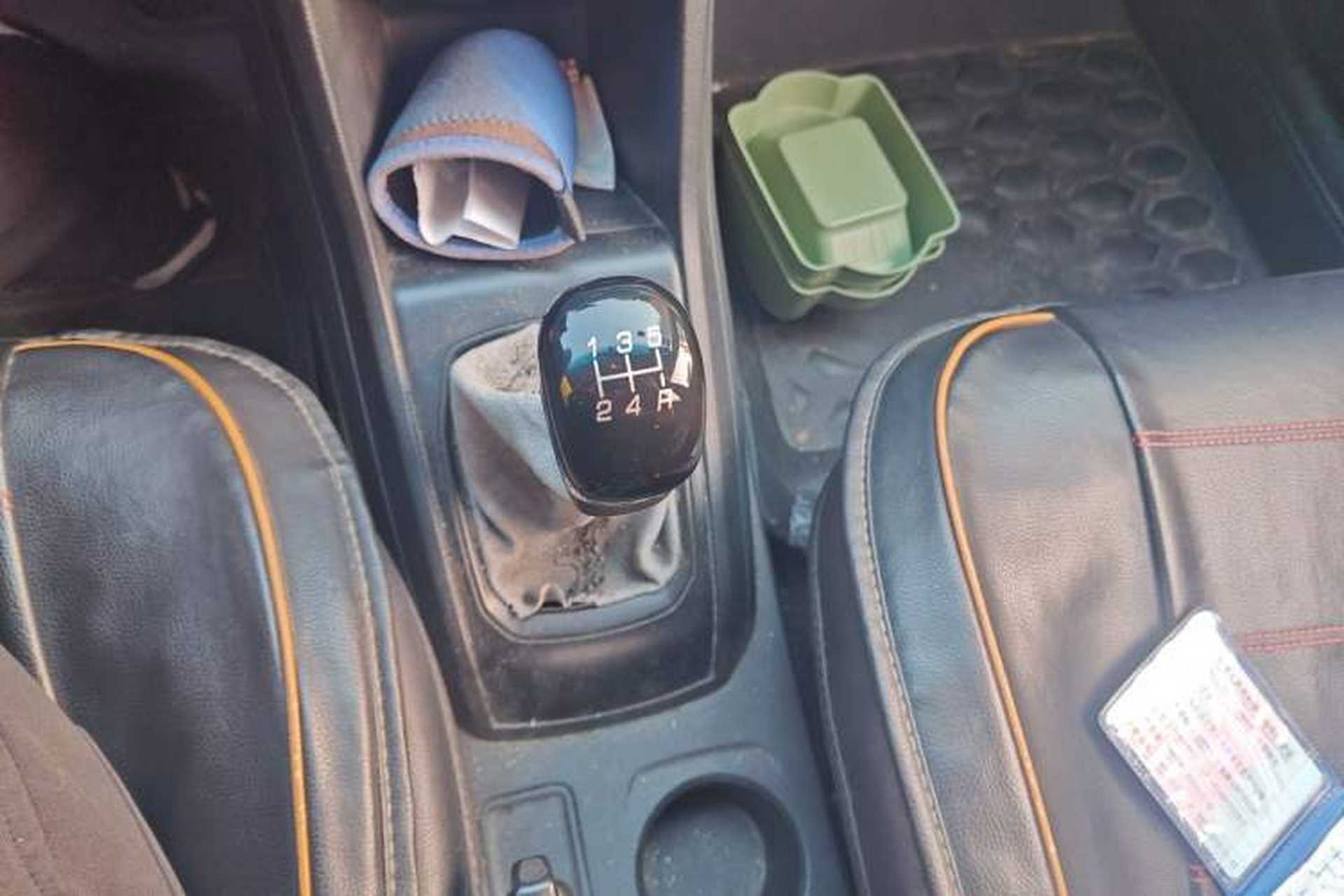 Used Baojun 310 2016 1.2L Manual Value Edition Gear Lever