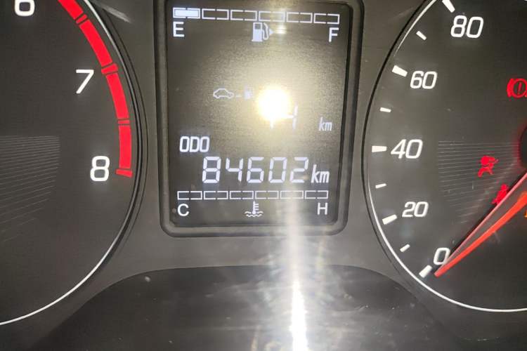 Used Baojun 310 2016 1.2L Manual Luxury Model Odometer Close Up