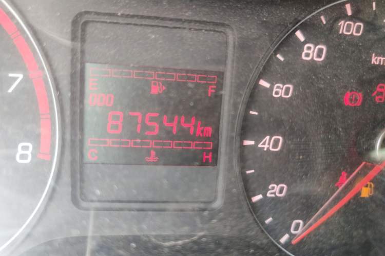 Used Baojun 310 2016 1.2L Manual Value Edition Odometer Close Up