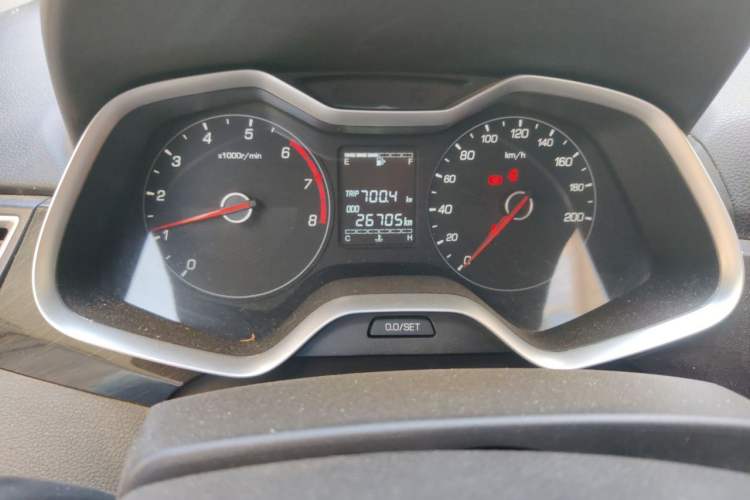Used Baojun 310 2016 1.2L Manual Fashionable Edition Odometer Close Up