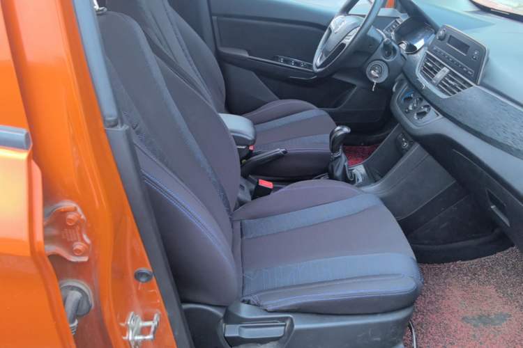 Used Baojun 310 2016 1.2L manual Comfort trim level Right Front Seat