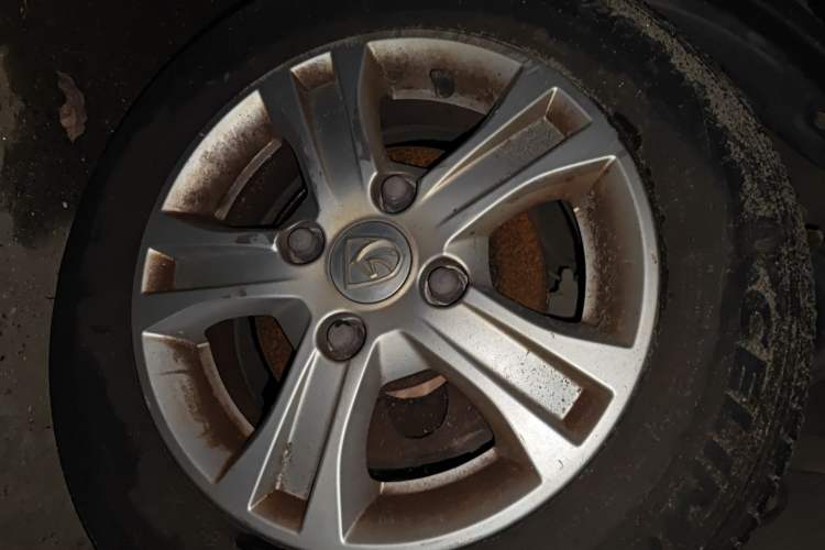 Used Baojun 310 2016 1.2L Manual Luxury Model Right Front Wheel Hub