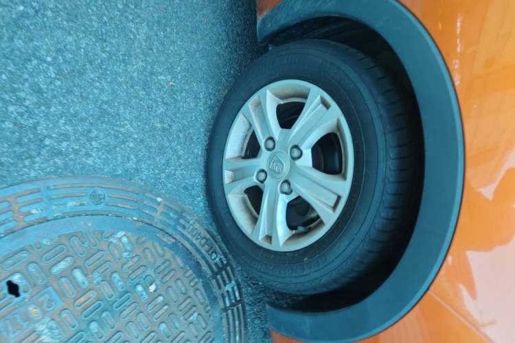 Used Baojun 310 2016 1.2L Manual Luxury Model Right Front Wheel Hub