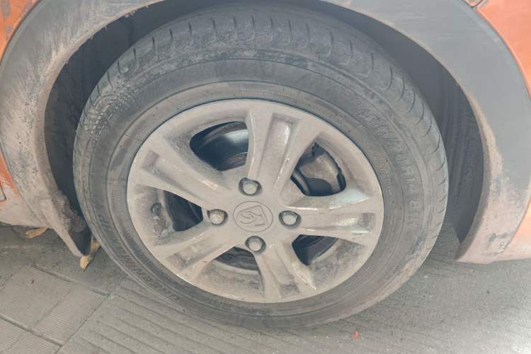 Used Baojun 310 2016 1.2L Manual Luxury Model Right Front Wheel Hub