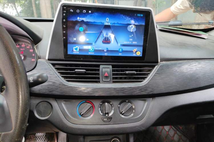 Used Baojun 310 2016 1.2L Manual Value Edition Audio And AC Panel