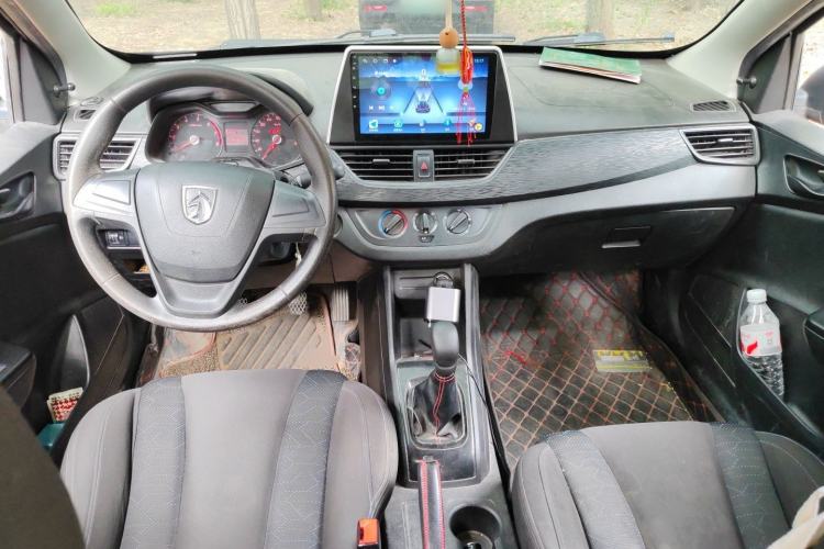 Used Baojun 310 2016 1.2L Manual Value Edition Center Console