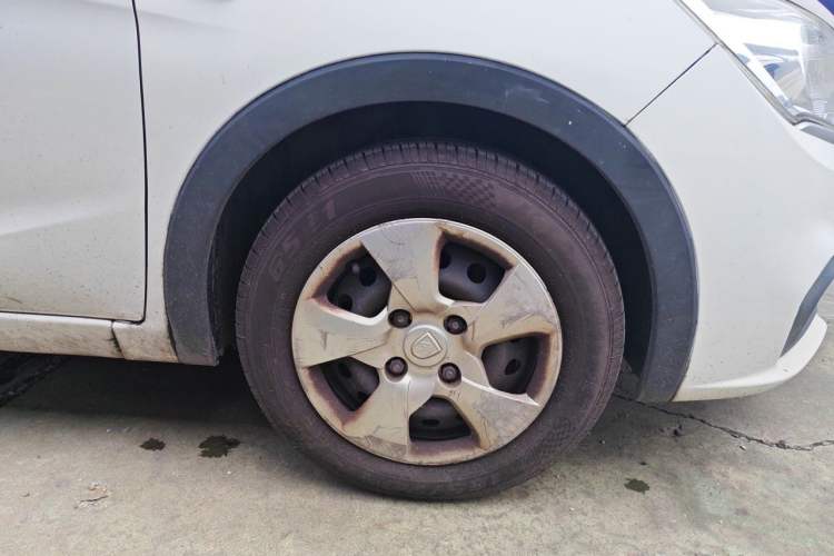 Used Baojun 310 2016 1.2L manual Comfort trim level Right Front Wheel Hub