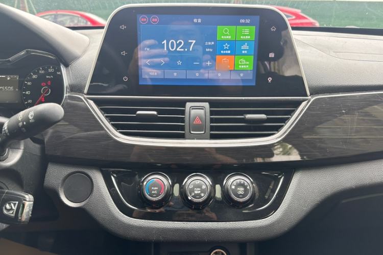Used Baojun 310 2016 1.2L Manual Luxury Model Audio And AC Panel
