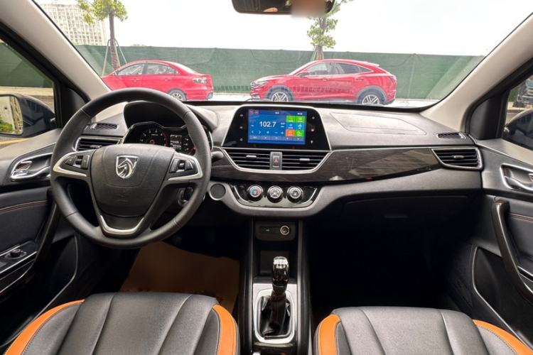 Used Baojun 310 2016 1.2L Manual Luxury Model Interior 1