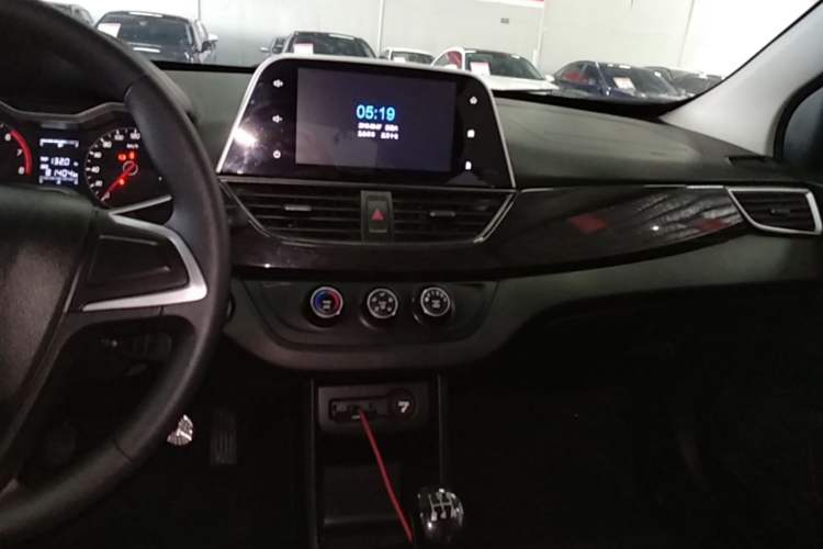 Used Baojun 310 2016 1.2L Manual Fashionable Edition Audio And AC Panel