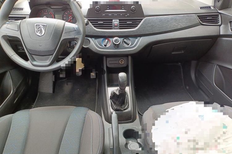 Used Baojun 310 2016 1.2L Manual Value Edition Center Console