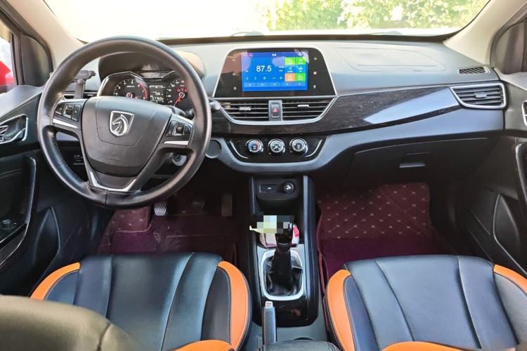 Used Baojun 310 2016 1.2L Manual Luxury Model Center Console