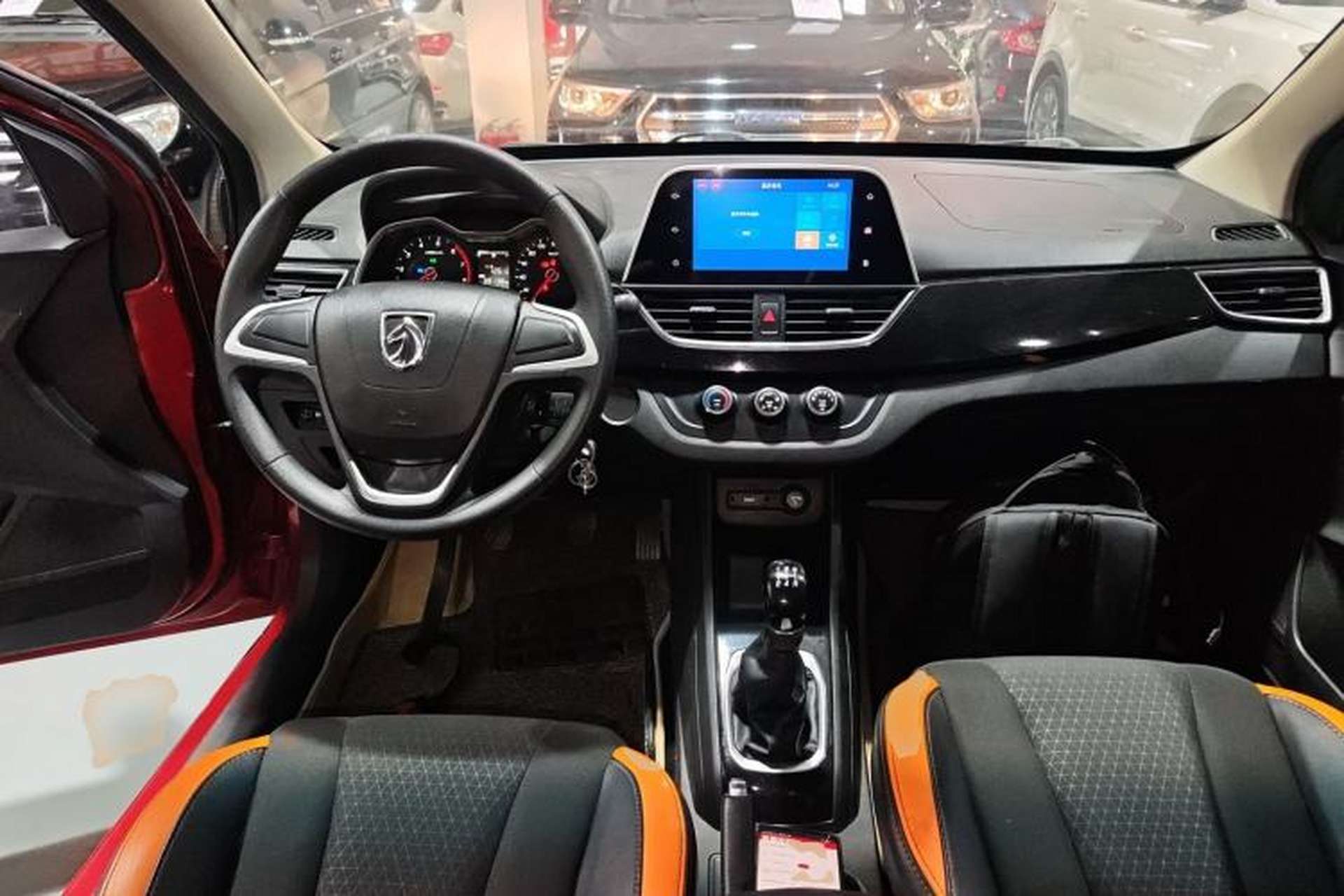 Used Baojun 310 2016 1.2L Manual Fashionable Edition Center Console