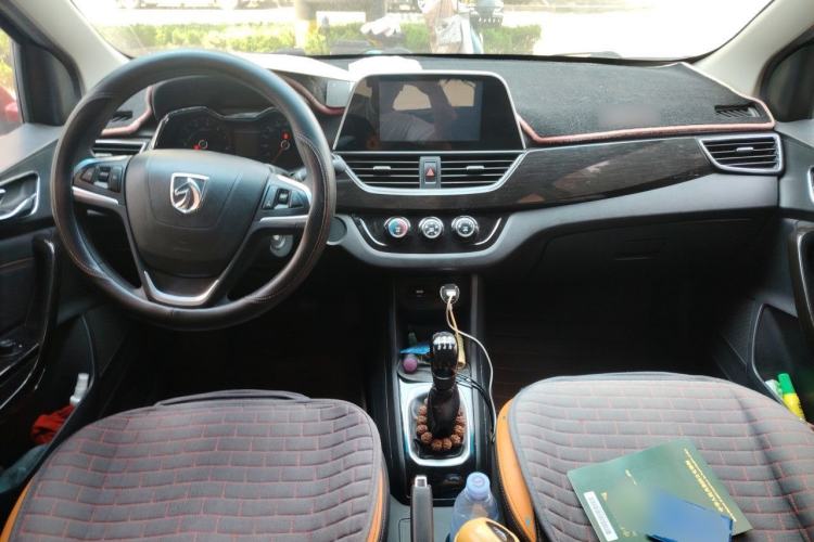 Used Baojun 310 2016 1.2L Manual Luxury Model Center Console