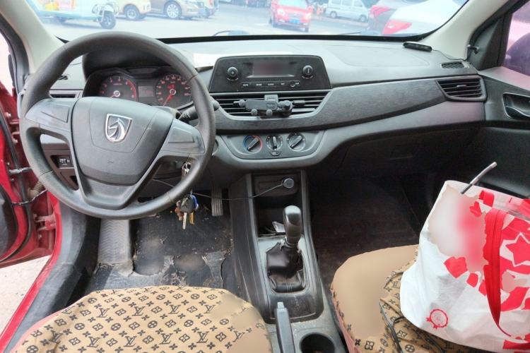 Used Baojun 310 2016 1.2L Manual Value Edition Center Console