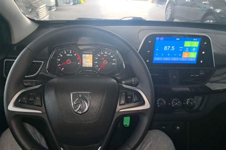 Used Baojun 310 2016 1.2L Manual Luxury Model Center Console