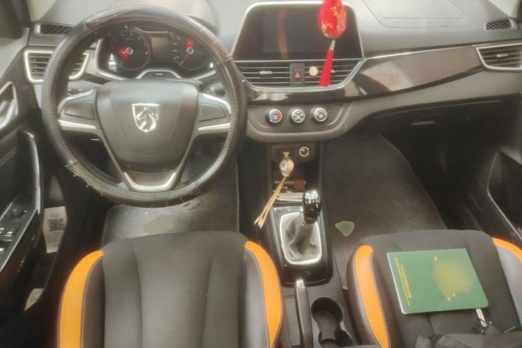 Used Baojun 310 2016 1.2L Manual Fashionable Edition Center Console