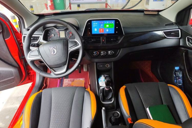 Used Baojun 310 2016 1.2L Manual Fashionable Edition Center Console