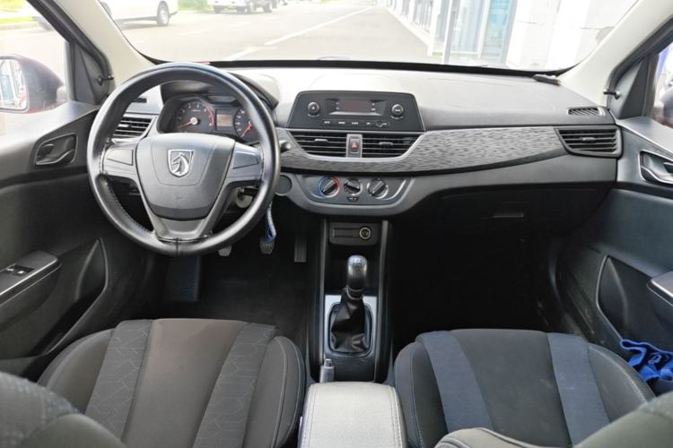 Used Baojun 310 2016 1.2L Manual Value Edition Center Console
