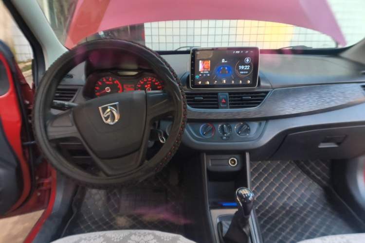 Used Baojun 310 2016 1.2L Manual Value Edition Center Console