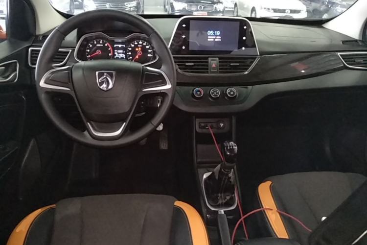 Used Baojun 310 2016 1.2L Manual Fashionable Edition Center Console