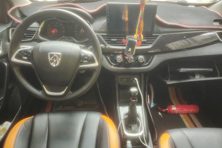Used Baojun 310 2016 1.2L Manual Luxury Model Center Console
