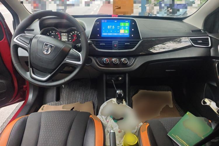Used Baojun 310 2016 1.2L Manual Fashionable Edition Center Console