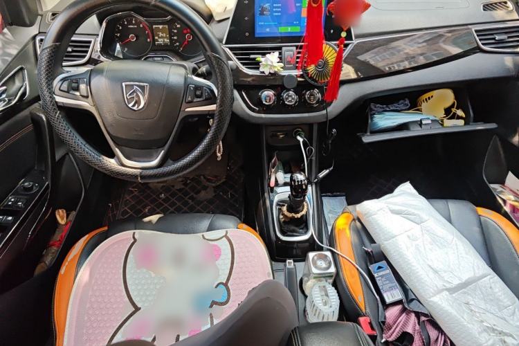 Used Baojun 310 2016 1.2L Manual Luxury Model Center Console