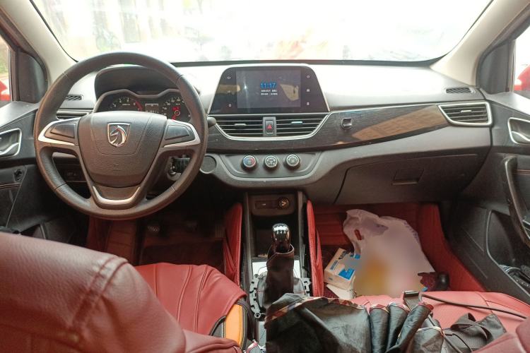 Used Baojun 310 2016 1.2L Manual Fashionable Edition Center Console