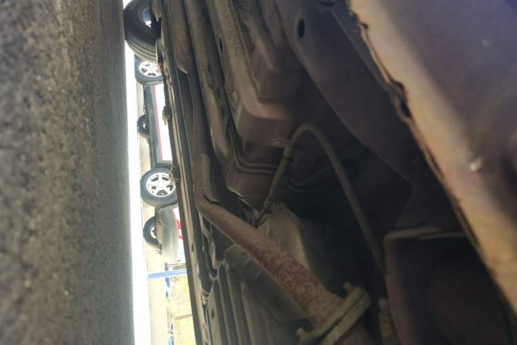 Used Baojun 310 2016 1.2L manual Comfort trim level Chassis Rear Left