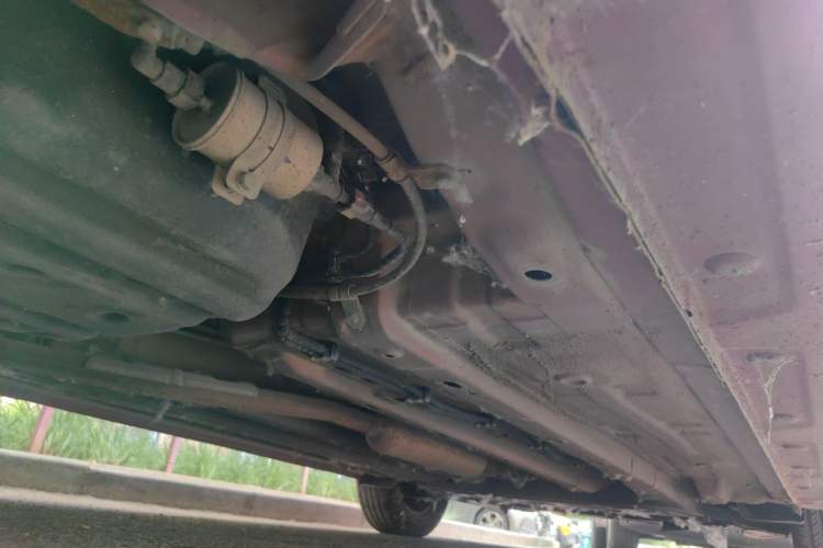 Used Baojun 310 2016 1.2L manual Comfort trim level Chassis Rear Right