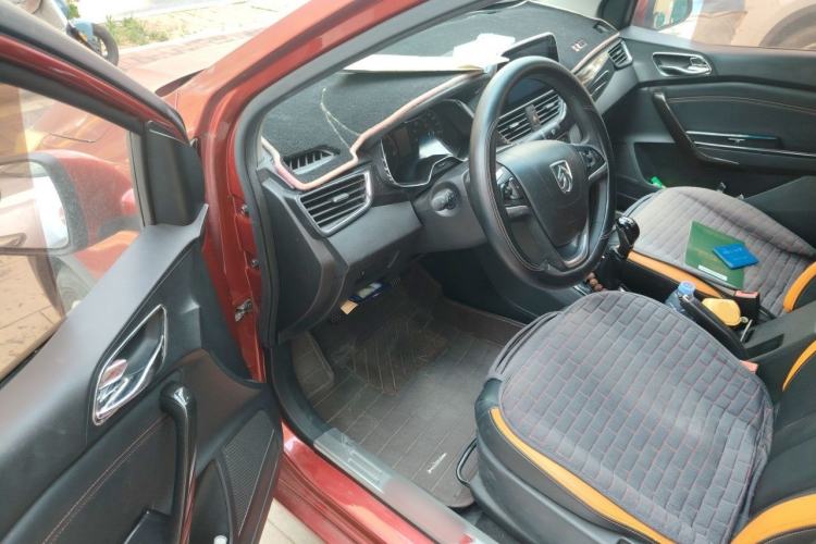 Used Baojun 310 2016 1.2L Manual Luxury Model Driver Seat