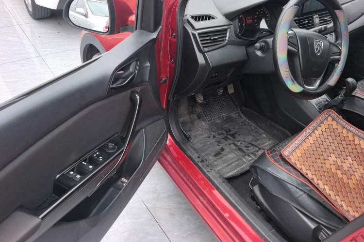 Used Baojun 310 2016 1.2L manual Comfort trim level Driver Seat