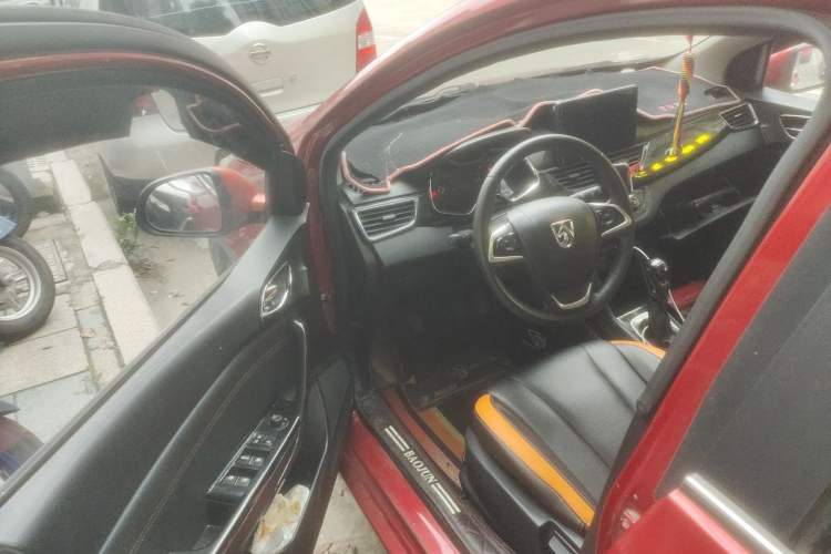 Used Baojun 310 2016 1.2L Manual Luxury Model Driver Seat