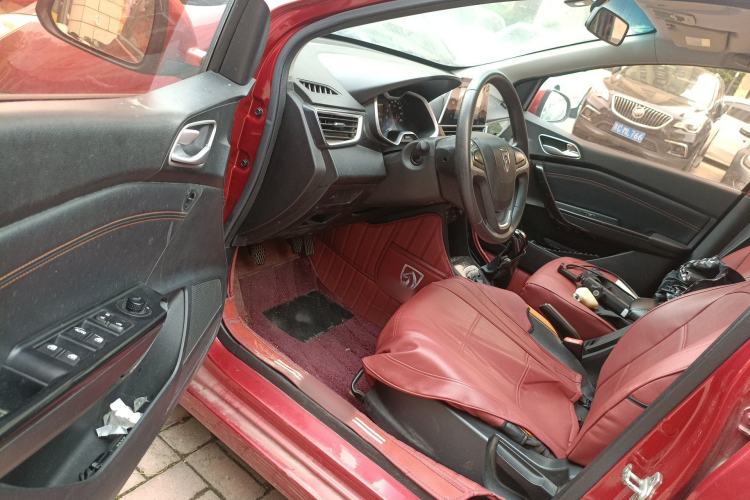 Used Baojun 310 2016 1.2L Manual Fashionable Edition Driver Seat