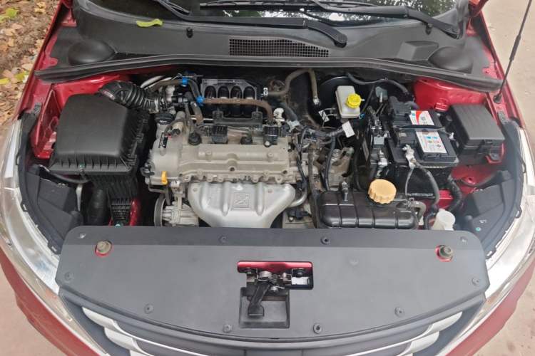 Used Baojun 310 2016 1.2L manual Comfort trim level Engine Bay