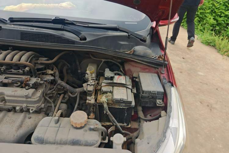 Used Baojun 310 2016 1.2L Manual Luxury Model Engine Bay Left