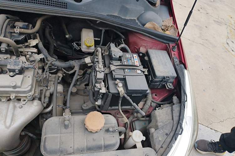 Used Baojun 310 2016 1.2L Manual Fashionable Edition Engine Bay Left