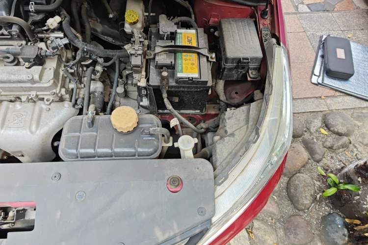 Used Baojun 310 2016 1.2L Manual Luxury Model Engine Bay Left