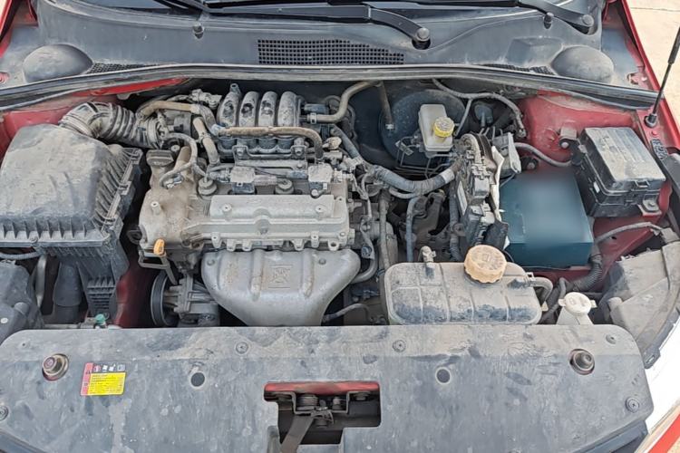 Used Baojun 310 2016 1.2L manual Comfort trim level Engine Bay