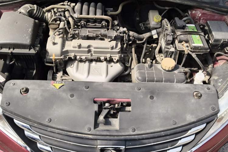 Used Baojun 310 2016 1.2L Manual Fashionable Edition Engine Bay