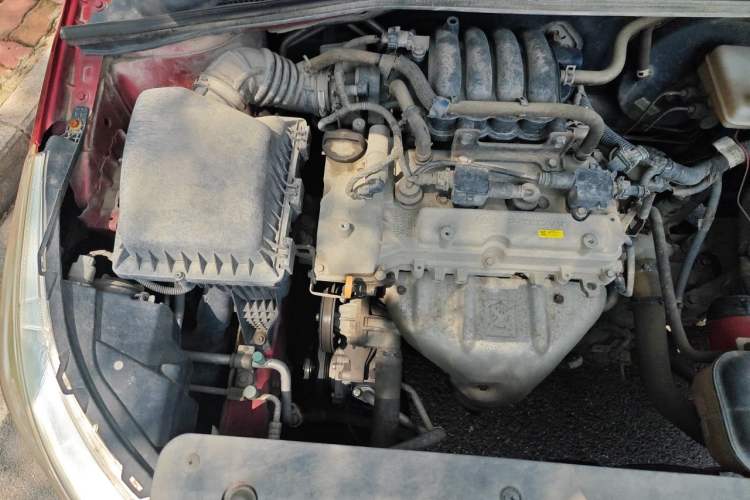 Used Baojun 310 2016 1.2L manual Comfort trim level Engine Bay Right