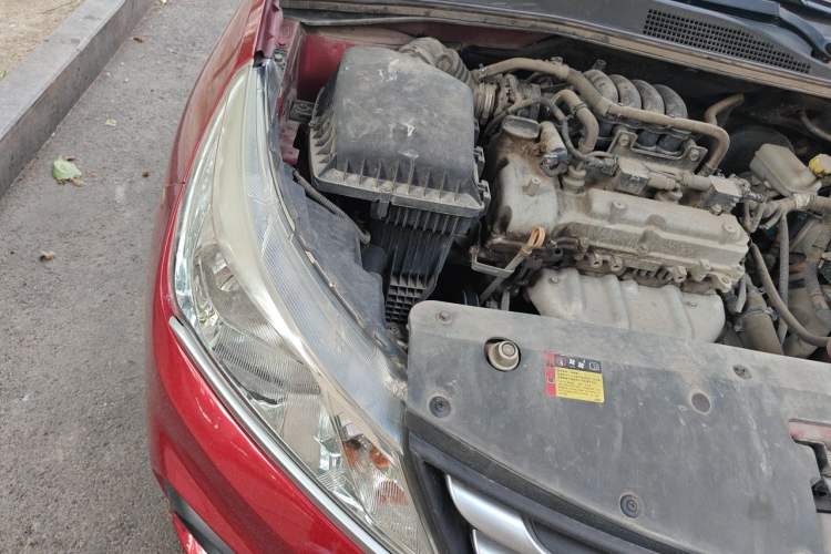 Used Baojun 310 2016 1.2L manual Comfort trim level Engine Bay Right