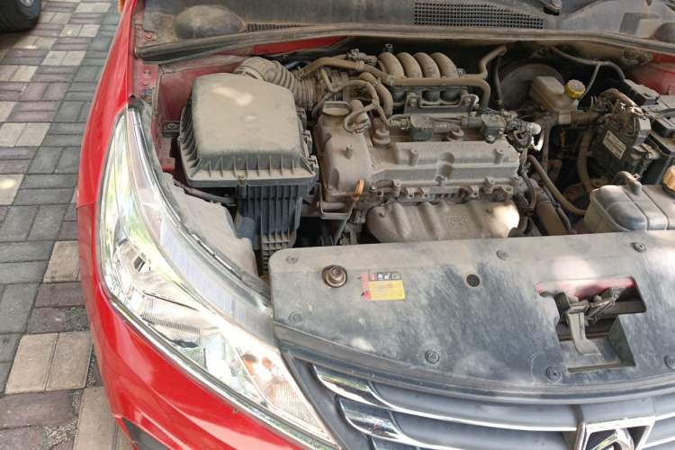 Used Baojun 310 2016 1.2L Manual Luxury Model Engine Bay Right