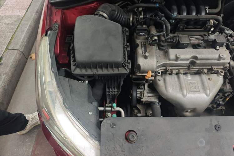 Used Baojun 310 2016 1.2L Manual Fashionable Edition Engine Bay Right